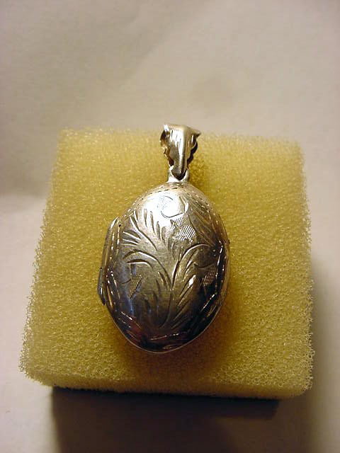 ENGRAVED STERLING LOCKET: ENGRAVED STERLING LOCKET