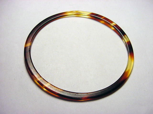 VINTAGE FRENCH TORTOISE SHELL BRACELET: VINTAGE FRENCH TORTOISE SHELL BRACELET