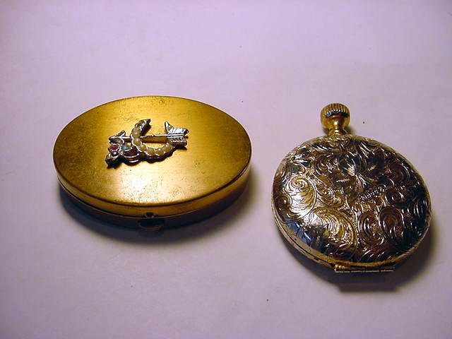 [2] VINTAGE COMPACTS: [2] VINTAGE COMPACTS