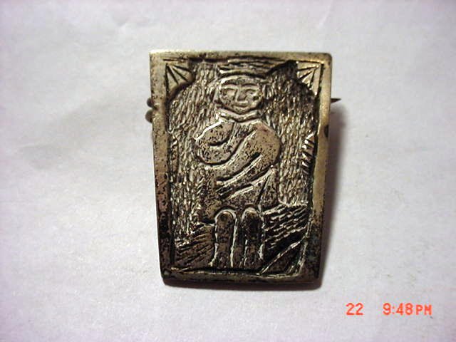 VINTAGE SIGNED ENGRAVED SILVER PIN: VINTAGE SIGNED ENGRAVED SILVER PIN