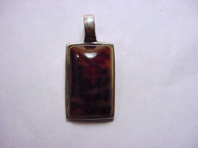 VINTAGE STERLING TORTOISE SHELL PENDANT: VINTAGE STERLING TORTOISE SHELL PENDANT