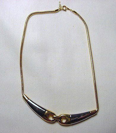 TRIFARI MODERNIST NECKLACE: TRIFARI MODERNIST NECKLACE