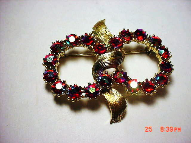 VINTAGE DESIGNER CORO RHINESTONE PIN: VINTAGE DESIGNER CORO RHINESTONE PIN