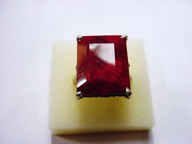 RUBY STERLING RING SIZE 8: RUBY STERLING RING SIZE 8
