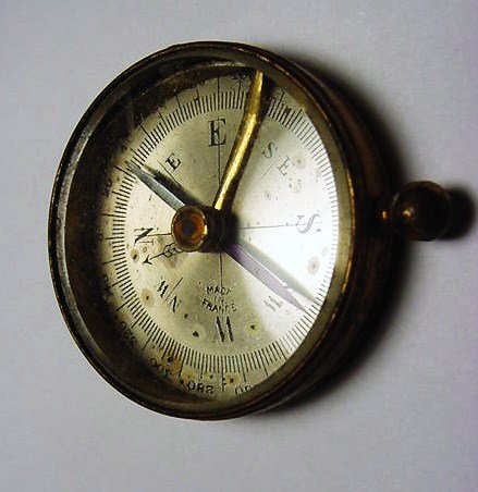 VINTAGE FRENCH BRASS COMPASS WORKS: VINTAGE FRENCH BRASS COMPASS WORKS