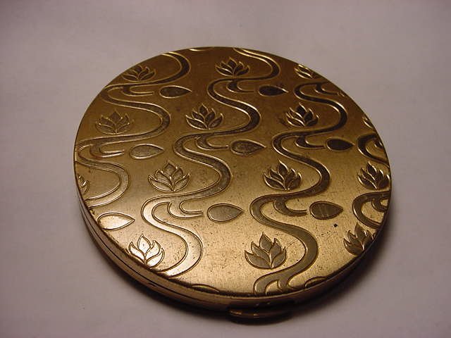 VINTAGE COMPACT: VINTAGE COMPACT