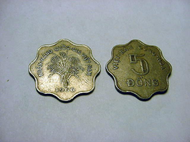 [2] 1966 VIET CONG 5 DONG COINS: [2] 1966 VIET CONG 5 DONG COINS