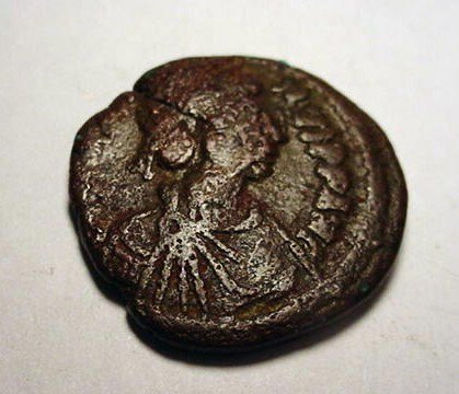 BYZANTINE FOLLIS: BYZANTINE FOLLIS