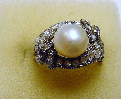 GEORGIAN GOLD ROSE DIAMONDS PEARL RING SIZE 7: GEORGIAN GOLD ROSE DIAMONDS PEARL RING SIZE 7 IT HAS 27 ROSE DIAMONDS MISSING 1