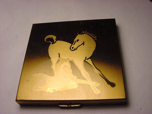 VINTAGE COMPACT: VINTAGE COMPACT