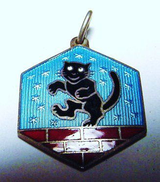 DAVID ANDERSEN NORWAY STERLING ENAMEL CAT PENDANT: DAVID ANDERSEN NORWAY STERLING ENAMEL CAT PENDANT