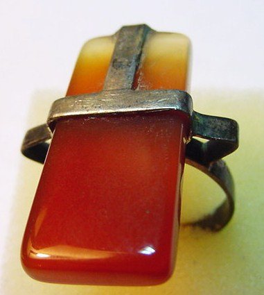 MODERNIST STERLING CARNELIAN RING SIZE 10: MODERNIST STERLING CARNELIAN RING SIZE 10