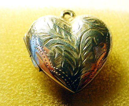 ENGRAVED STERLING HEART SHAPED LOCKET: ENGRAVED STERLING HEART SHAPED LOCKET
