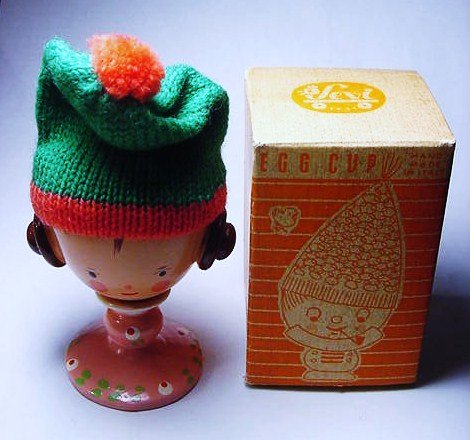 VINTAGE ITALIAN WOOD EGG CUP IN ORIGINAL BOX: VINTAGE ITALIAN WOOD EGG CUP IN ORIGINAL BOX