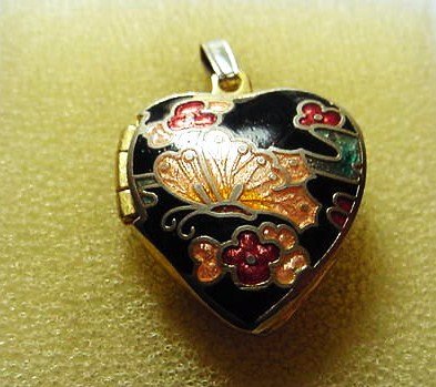 FANCY ENAMEL LOCKET: FANCY ENAMEL LOCKET