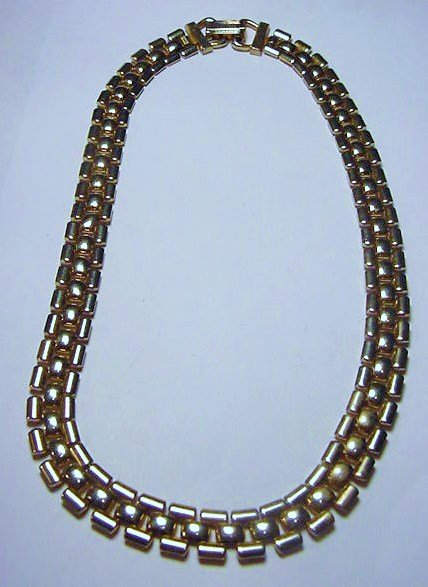 VINTAGE CORO NECKLACE: VINTAGE CORO NECKLACE