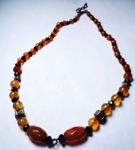 VINTAGE STERLING CARNELIAN NECKLACE: VINTAGE STERLING CARNELIAN NECKLACE