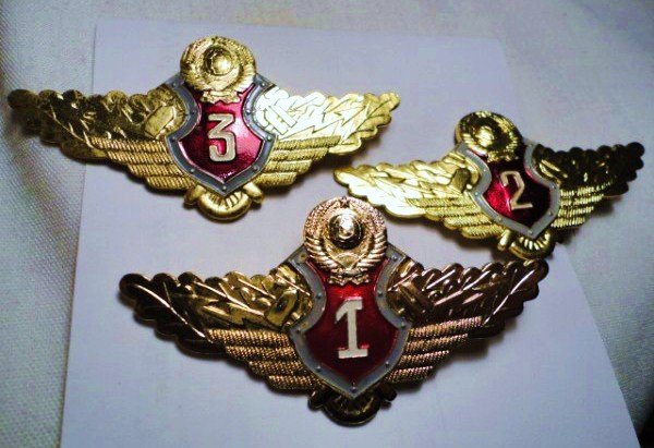 [3] RUSSIAN BADGES: [3] RUSSIAN BADGES
