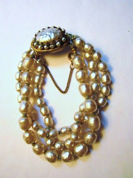 VINTAGE MIRIAM HASKELL BRACELET: VINTAGE MIRIAM HASKELL BRACELET