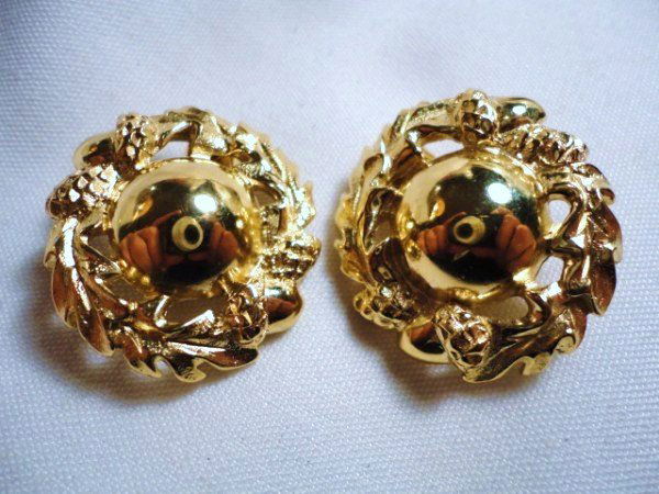 VINTAGE TRIFARI EARRINGS: VINTAGE TRIFARI EARRINGS
