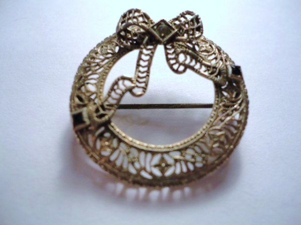 VINTAGE FILIGREE PIN: VINTAGE FILIGREE PIN