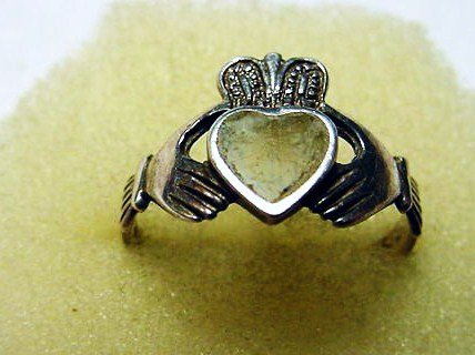 VINTAGE STERLING CONNEMARA MARBLE CLADDAGH RING SI: VINTAGE STERLING CONNEMARA MARBLE CLADDAGH RING SIZE 6