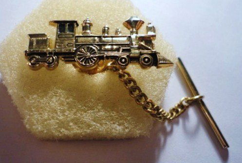 VINTAGE STEAM TRAIN TIE TAC: VINTAGE STEAM TRAIN TIE TAC