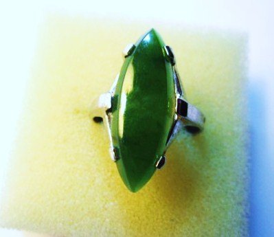 VINTAGE STERLING JADE RING: VINTAGE STERLING JADE RING