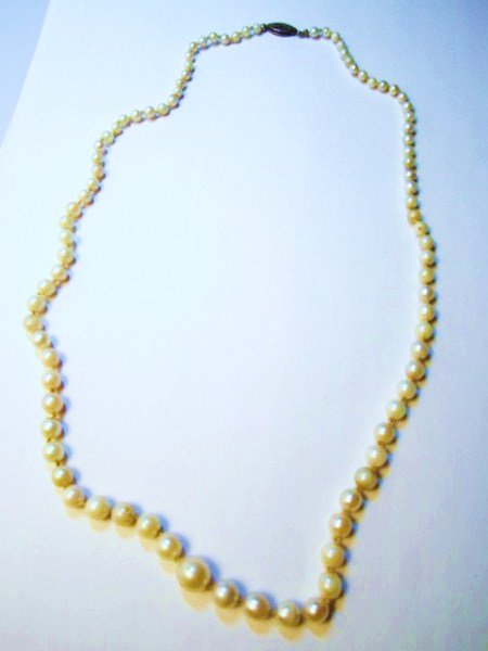 VINTAGE PEARL NECKLACE: VINTAGE PEARL NECKLACE
