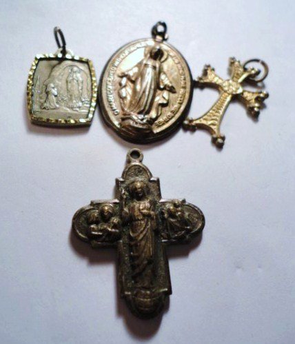 RELIGIOUS LOT: RELIGIOUS LOT