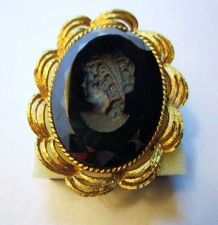 SIGNED CAMEO PIN: SIGNED CAMEO PIN