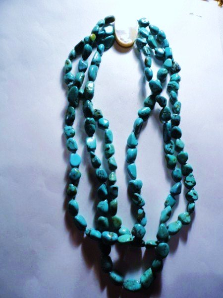 VINTAGE TURQUOISE NECKLACE: VINTAGE TURQUOISE NECKLACE