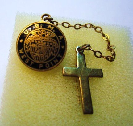 U.S.M.A. WEST POINT PIN: U.S.M.A. WEST POINT PIN