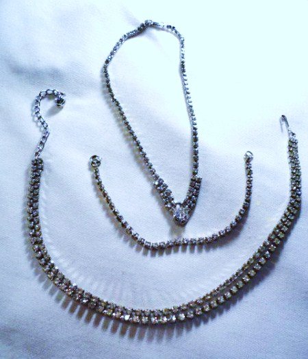RHINESTONE JEWELRY LOT: RHINESTONE JEWELRY LOT