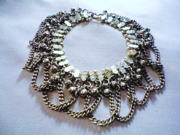 UNUSUAL NECKLACE: UNUSUAL NECKLACE