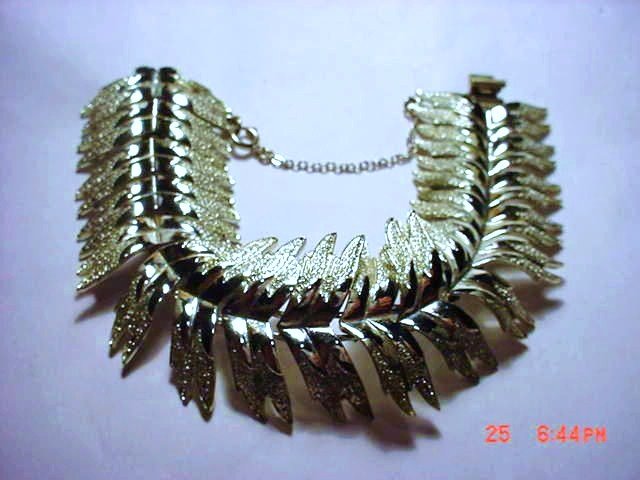 VINTAGE CORO BRACELET: VINTAGE CORO BRACELET
