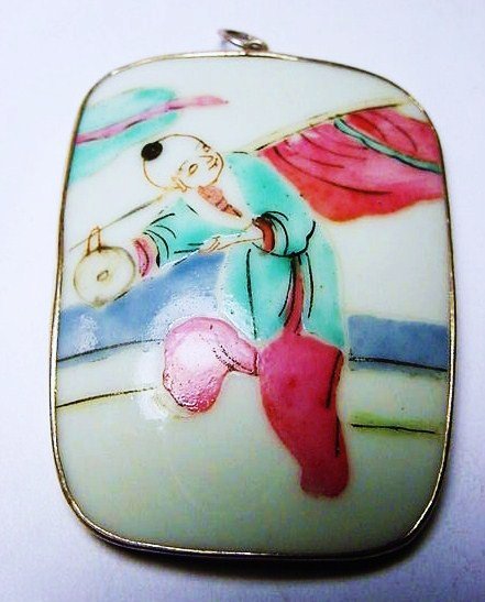 CHINESE PORCELAIN STERLING PENDANT: CHINESE PORCELAIN STERLING PENDANT