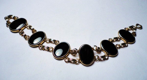 ONYX BRACELET: ONYX BRACELET