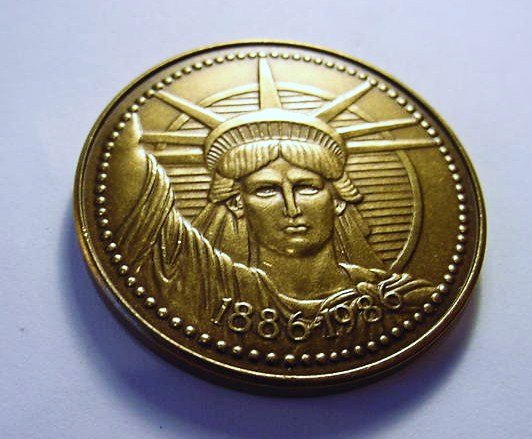 1986 BRONZE STATUE OF LIBERTY MEDAK UNC: 1986 BRONZE STATUE OF LIBERTY MEDAK UNC