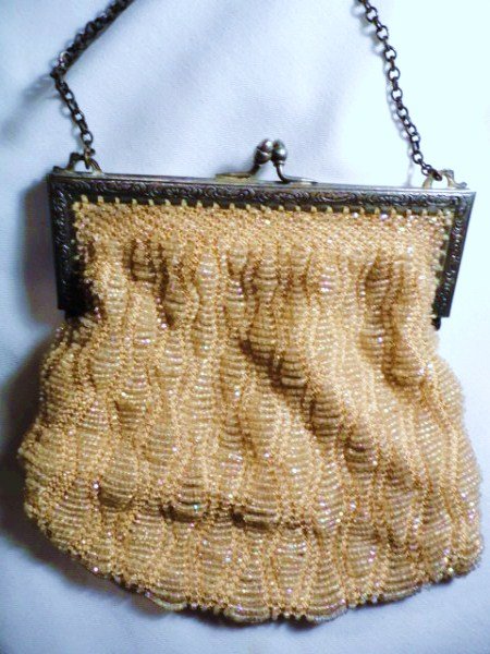 VINTAGE BEADED EVENING BAG: VINTAGE BEADED EVENING BAG