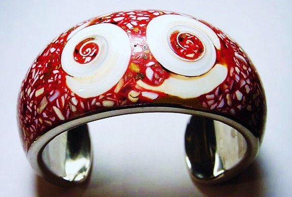 SHELL BRACELET: SHELL BRACELET