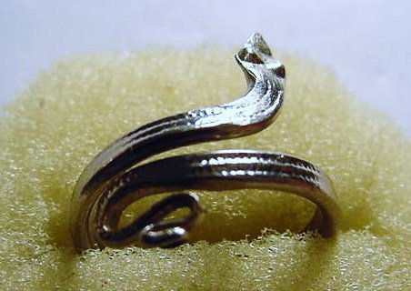 VINTAGE SNAKE RING SIZE 4.5 ADJUSTABLE: VINTAGE SNAKE RING SIZE 4.5 ADJUSTABLE