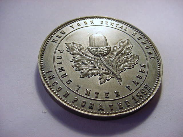 1892 NEW YORK DENTAL SCHOOL MEDAL: 1892 NEW YORK DENTAL SCHOOL MEDAL