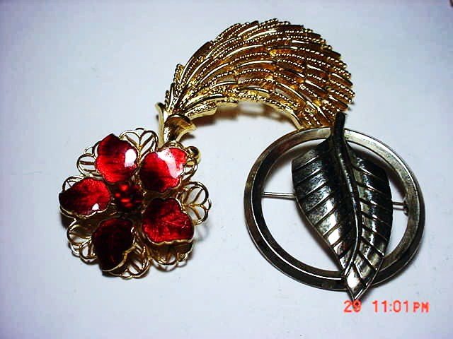 [3] VINTAGE JEWELRY PINS LOT: [3] VINTAGE JEWELRY PINS LOT