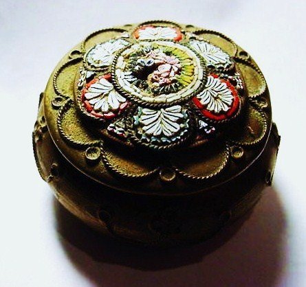 ANTIQUE MICRO MOSAIC BOX: ANTIQUE MICRO MOSAIC BOX