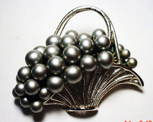 VINTAGE BASKET PIN: VINTAGE BASKET PIN