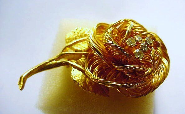 VINTAGE RHINESTONE PIN: VINTAGE RHINESTONE PIN
