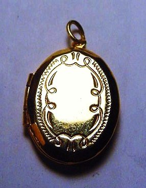 VINTAGE LOCKET: VINTAGE LOCKET