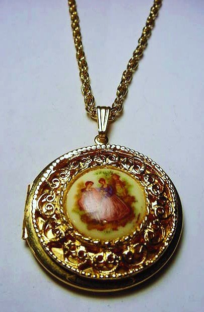 FANCY LOCKET & CHAIN: FANCY LOCKET & CHAIN