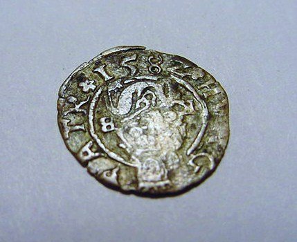 1582 EUROPEAN SILVER COIN: 1582 EUROPEAN SILVER COIN